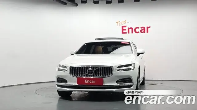 Volvo S90 2022 — ფოტო 22/32