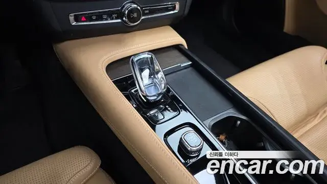 Volvo S90 2022 — ფოტო 8/32