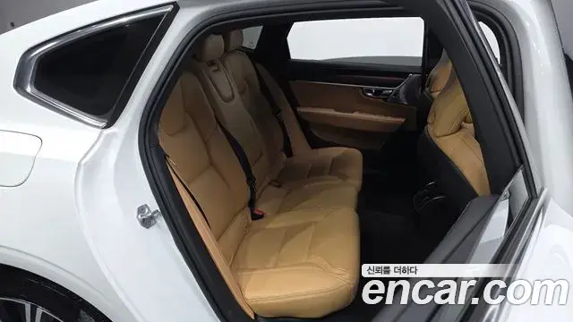Volvo S90 2022 — ფოტო 18/32
