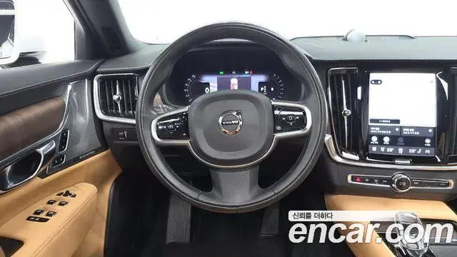 Volvo S90 2022 — ფოტო 31/32