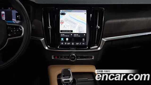 Volvo S90 2022 — ფოტო 27/32