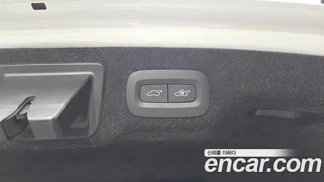 Volvo S90 2022 — ფოტო 17/32