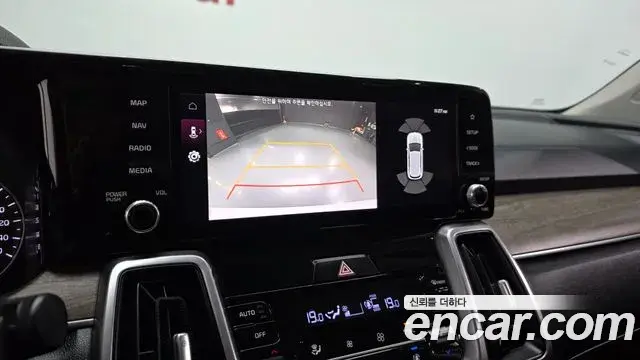 Kia Sorento 2021 — Şəkil 15/20