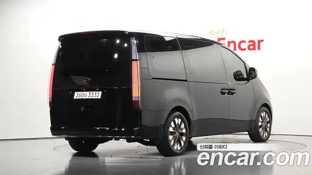 Hyundai Staria 2021 — Фото 2/20