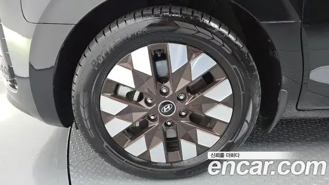 Hyundai Staria 2021 — Фото 5/20