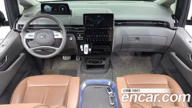 Hyundai Staria 2021 — Фото 7/20