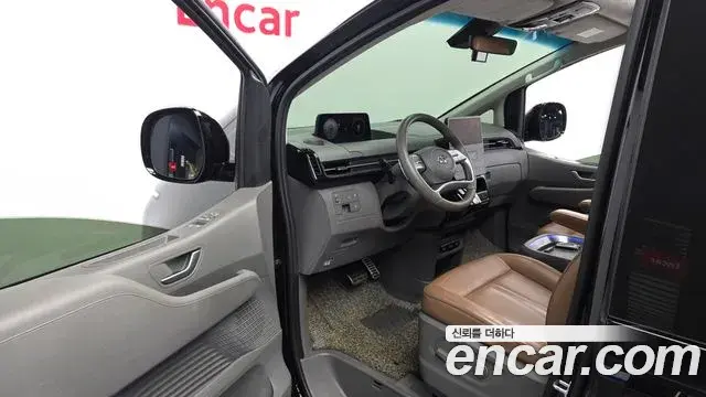 Hyundai Staria 2021 — Фото 10/20
