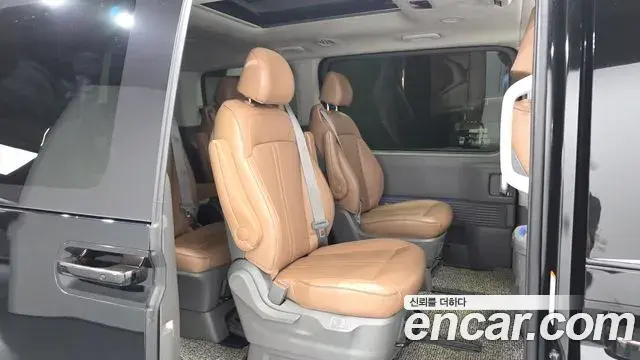 Hyundai Staria 2021 — Фото 12/20