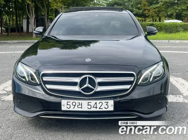Mercedes-Benz E-Class 2018 — Фото 10/20