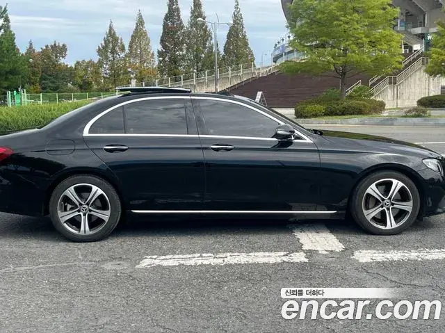 Mercedes-Benz E-Class 2018 — Фото 2/20