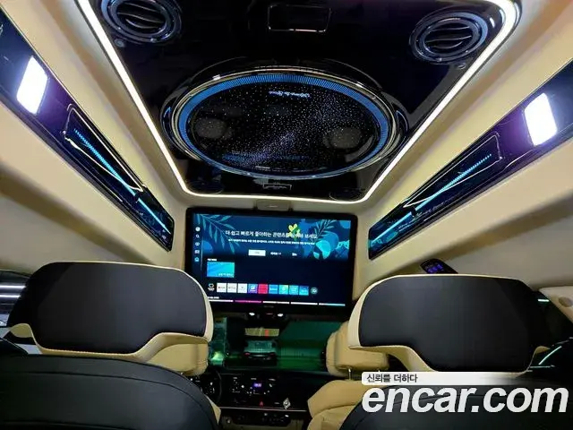 Kia Carnival 2024 — Photo 8/20