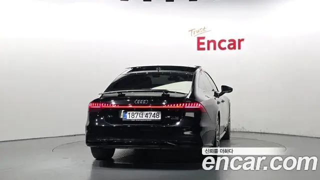 Audi A7 2022 — Фото 4/20