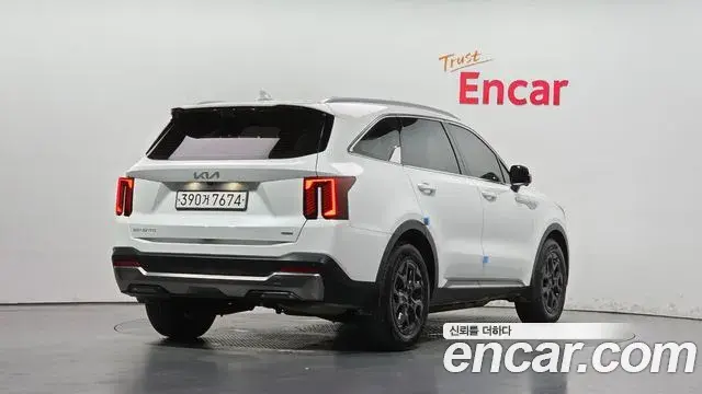 Kia Sorento 2023 — ფოტო 25/38