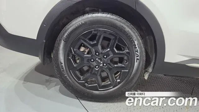 Kia Sorento 2023 — ფოტო 23/38