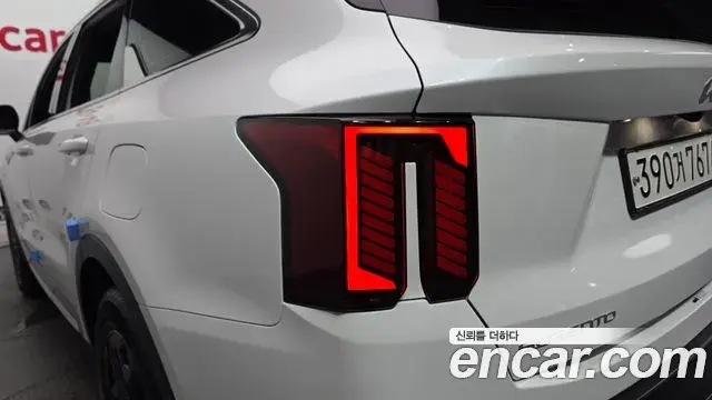 Kia Sorento 2023 — ფოტო 22/38