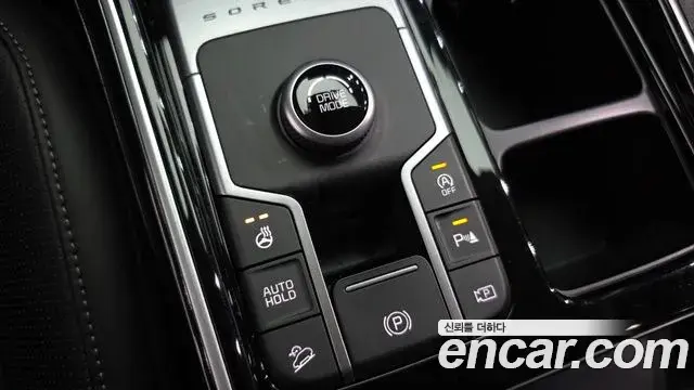 Kia Sorento 2024 — ფოტო 17/34