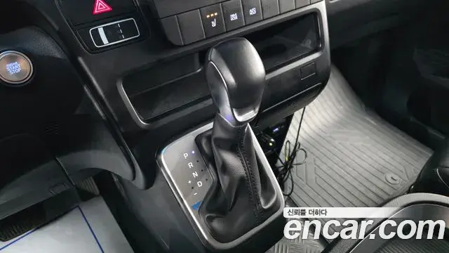 Hyundai Staria 2021 — Photo 9/20