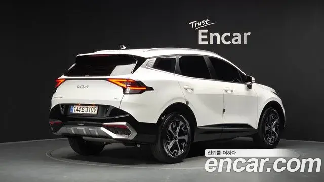 Kia Sportage 2023 — ფოტო 31/37