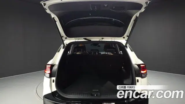 Kia Sportage 2023 — ფოტო 3/37