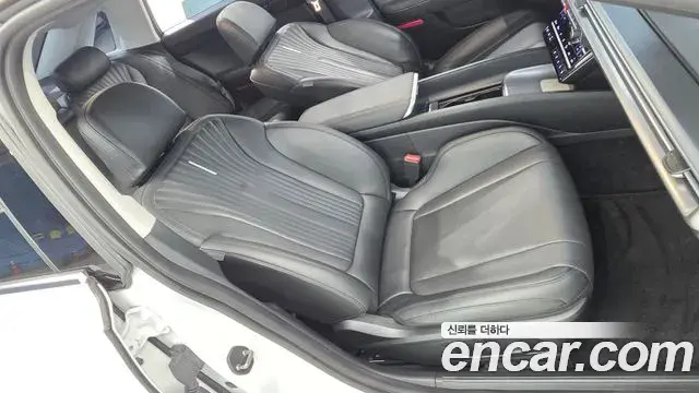Hyundai Grandeur 2023 — Фото 18/20