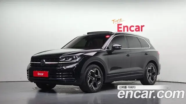 Volkswagen Touareg 2024 — Фото 1/20