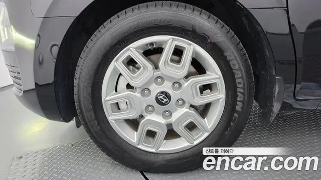 Hyundai Staria 2024 — Photo 5/20