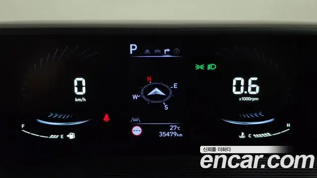 Hyundai Staria 2024 — Photo 8/20