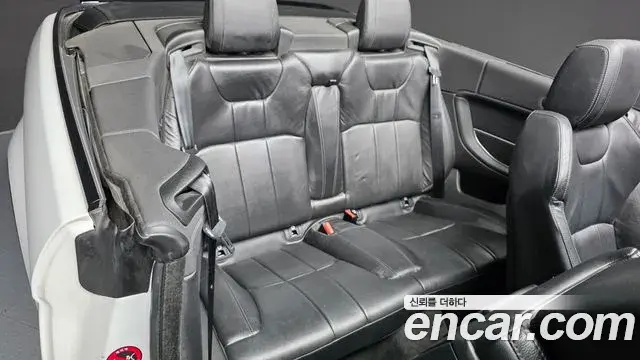 Land Rover Range Rover Evoque 2018 — Photo 26/30