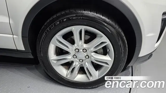Land Rover Range Rover Evoque 2018 — Photo 7/30