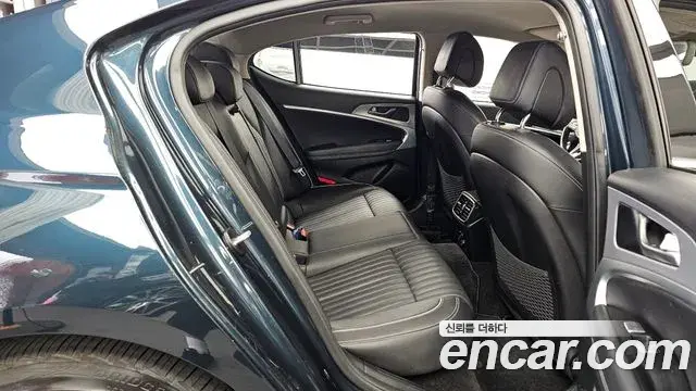 Genesis G70 2022 — Photo 8/37