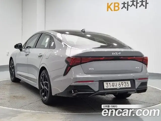 Kia K5 2025 — Фото 1/20