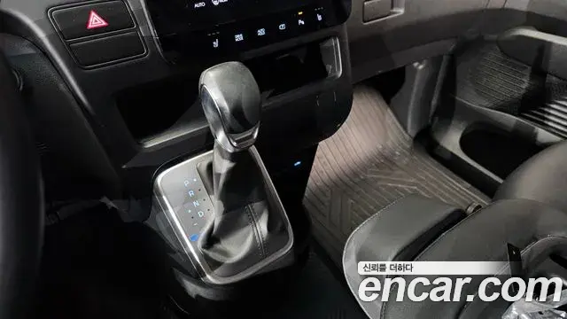 Hyundai Staria 2024 — Фото 9/20