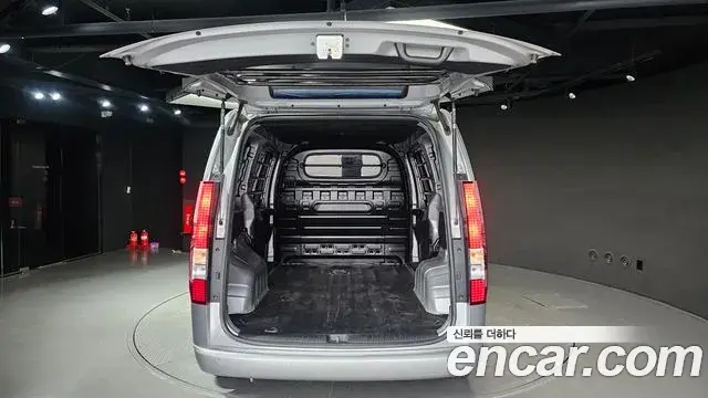 Hyundai Staria 2024 — Фото 20/20