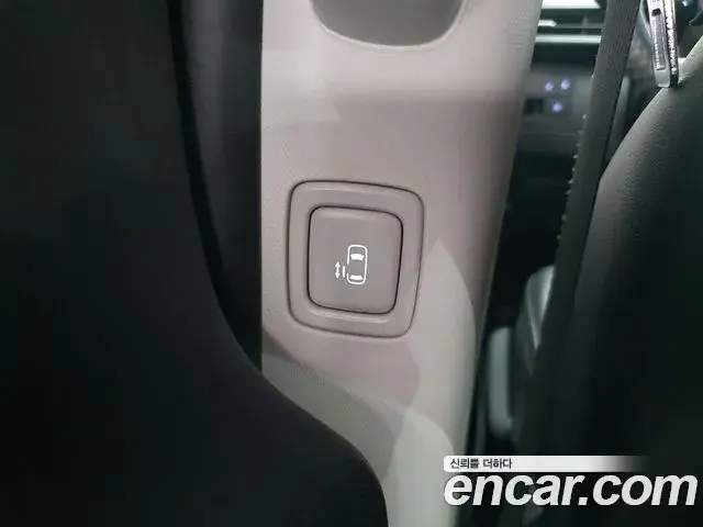 Hyundai Staria 2023 — Фото 9/20