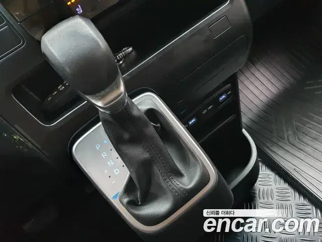 Hyundai Staria 2023 — Фото 11/20