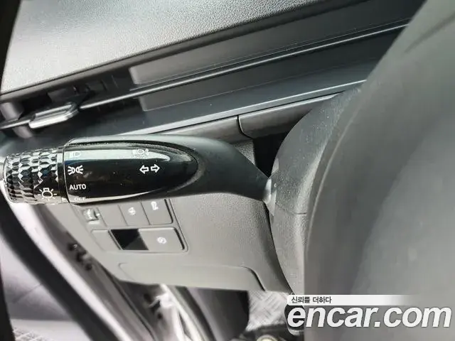 Hyundai Staria 2023 — Фото 17/20