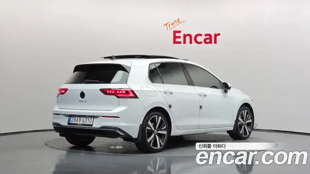 Volkswagen Golf 2026 — Şəkil 22/36