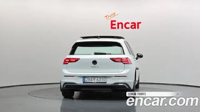 Volkswagen Golf 2026 — Şəkil 25/36