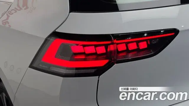 Volkswagen Golf 2026 — Şəkil 2/36