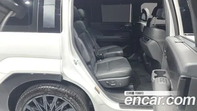 Hyundai Santa Fe 2023 — Фото 11/20