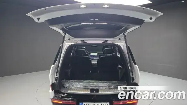 Hyundai Santa Fe 2023 — Фото 17/20