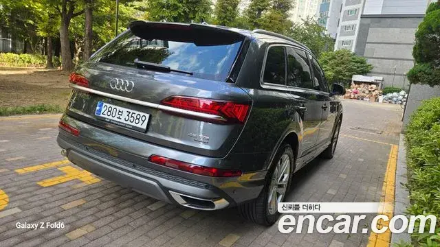 Audi Q7 2022 — Фото 10/20