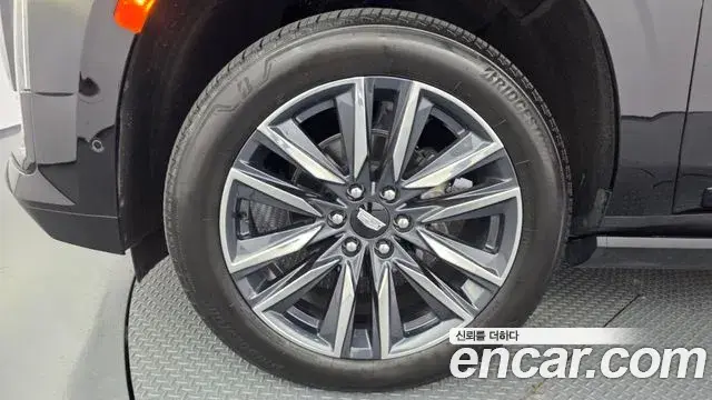 Cadillac Escalade 2022 — Photo 34/38