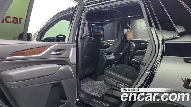 Cadillac Escalade 2022 — Photo 37/38