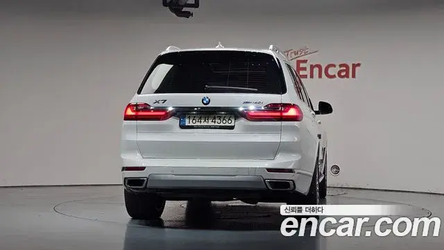 BMW X7 2021 — Фото 4/20