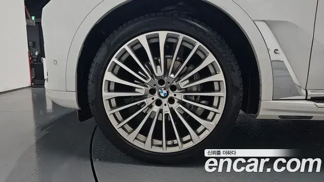 BMW X7 2021 — Фото 5/20