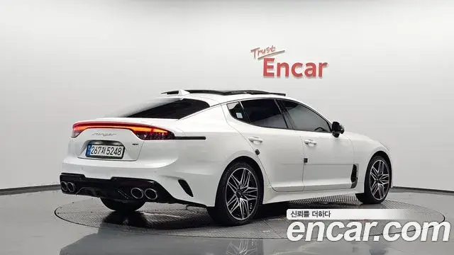Kia Stinger Meister 2022 — Photo 1/35