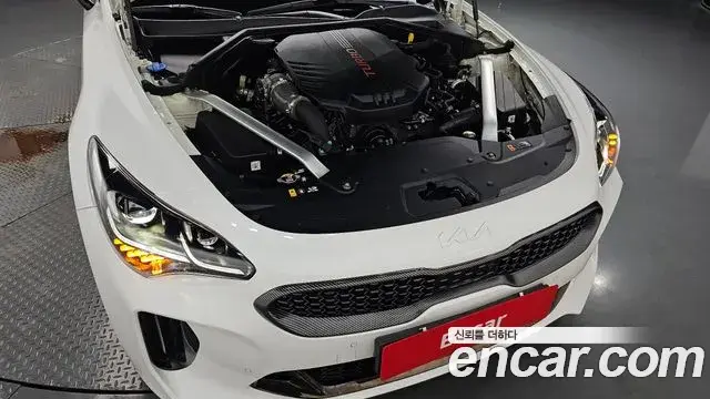Kia Stinger Meister 2022 — Photo 16/35
