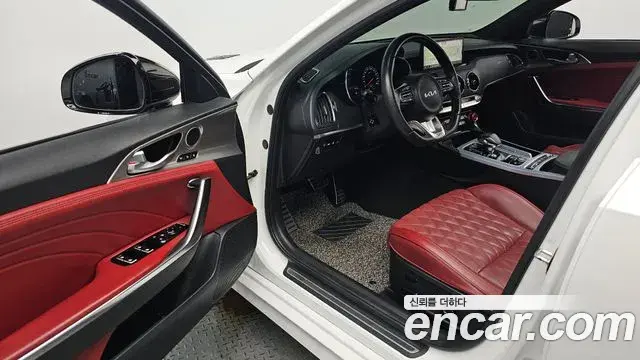 Kia Stinger Meister 2022 — Photo 34/35
