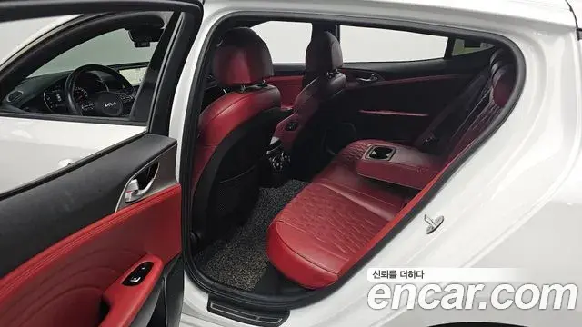 Kia Stinger Meister 2022 — Photo 8/35